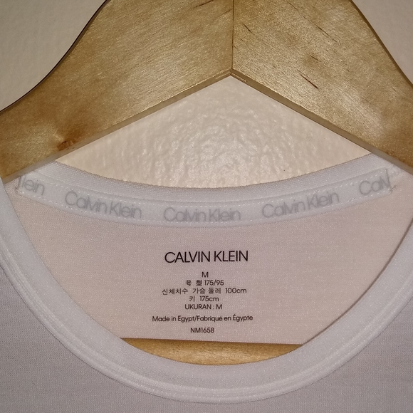 New Calvin Klein Ultrasoft Crewneck T-Shirt Size M - Picture 9 of 9